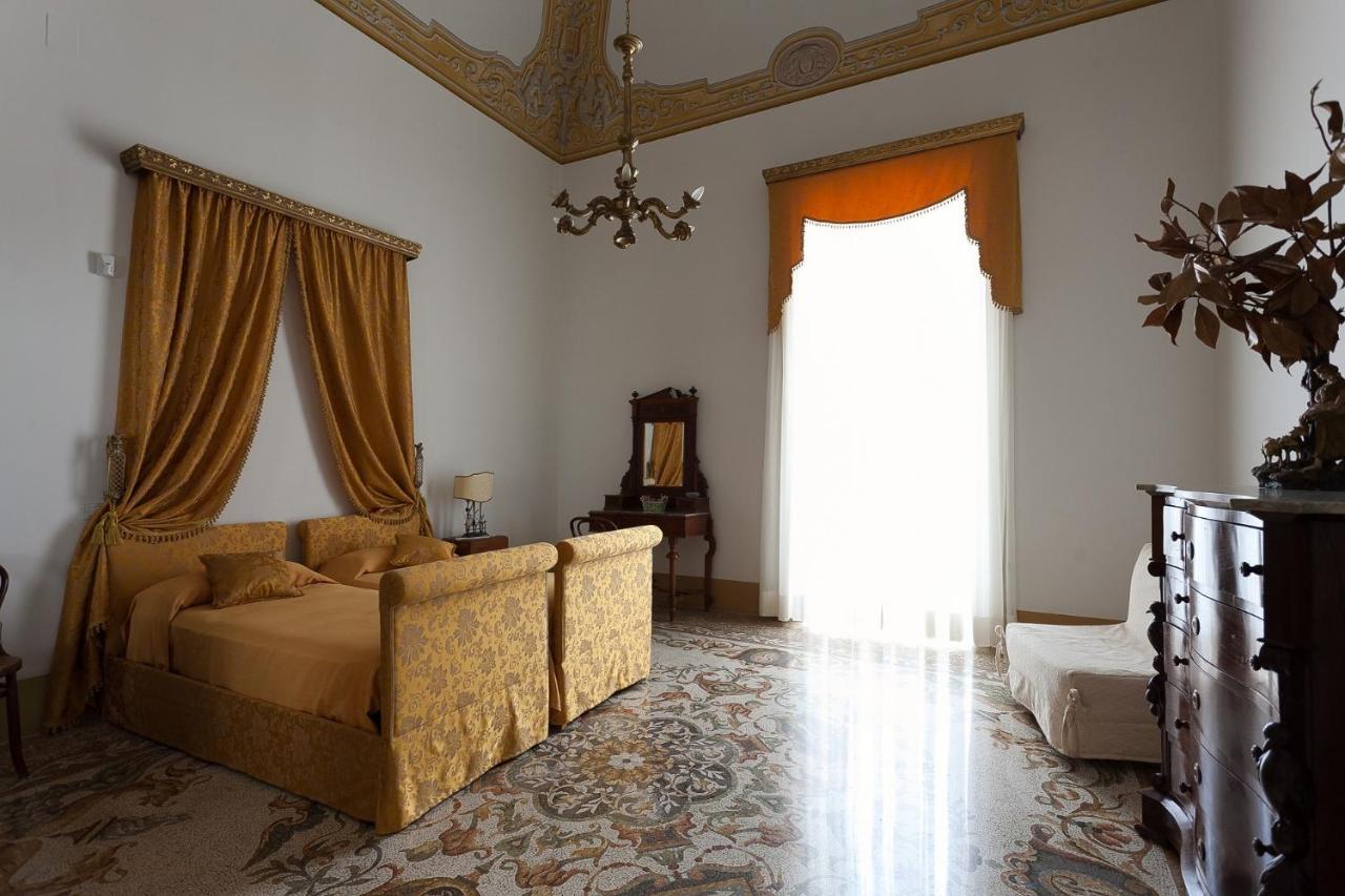 Palazzo Pio Apartment Lecce Bagian luar foto