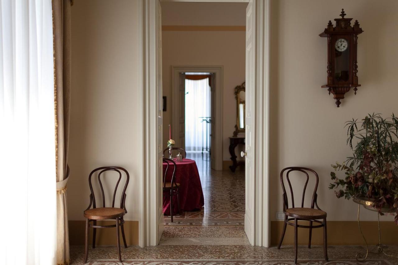 Palazzo Pio Apartment Lecce Bagian luar foto