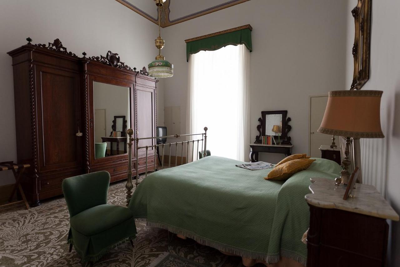 Palazzo Pio Apartment Lecce Bagian luar foto