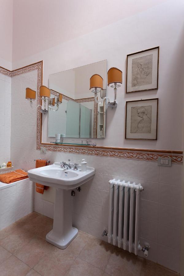 Palazzo Pio Apartment Lecce Bagian luar foto